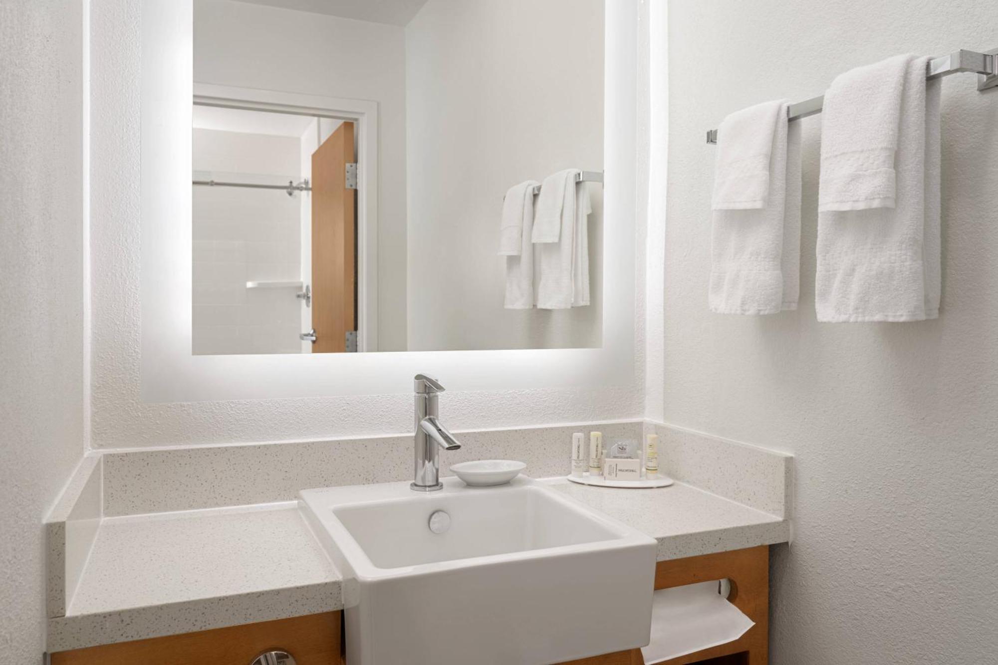 Springhill Suites Dallas Arlington North Exterior photo